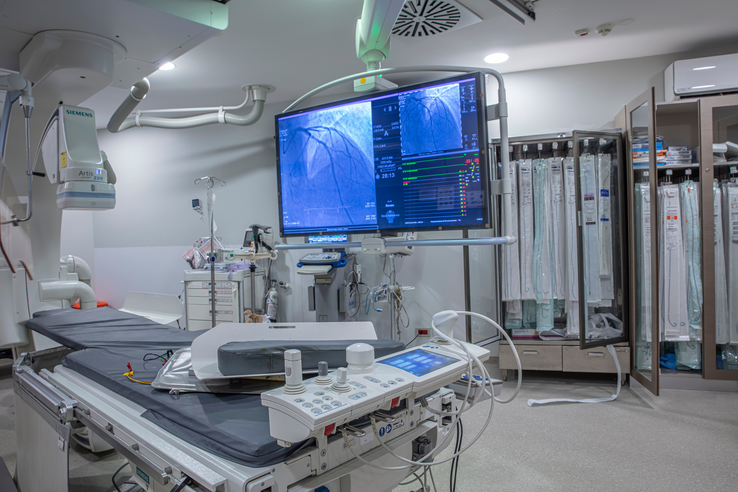 Heart operating room featuring new technology, X-ray monitors, modern medicine, Istanbul, Türkiye, Sept. 20, 2022. (Adobe Stock Photo)