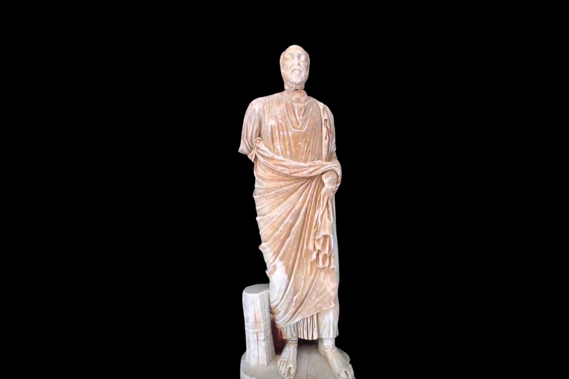Missing head of 4th-century A.D. statue unveiled in Türkiye