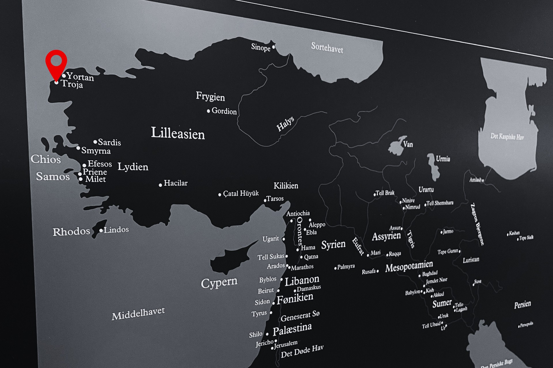 The map in the Cyprus and Ancient Near East exhibition hall at the National Museum of Denmark, with Troy marked by Türkiye Today for reference, Copenhagen, Denmark, November 26, 2024. (Photo via Türkiye Today)