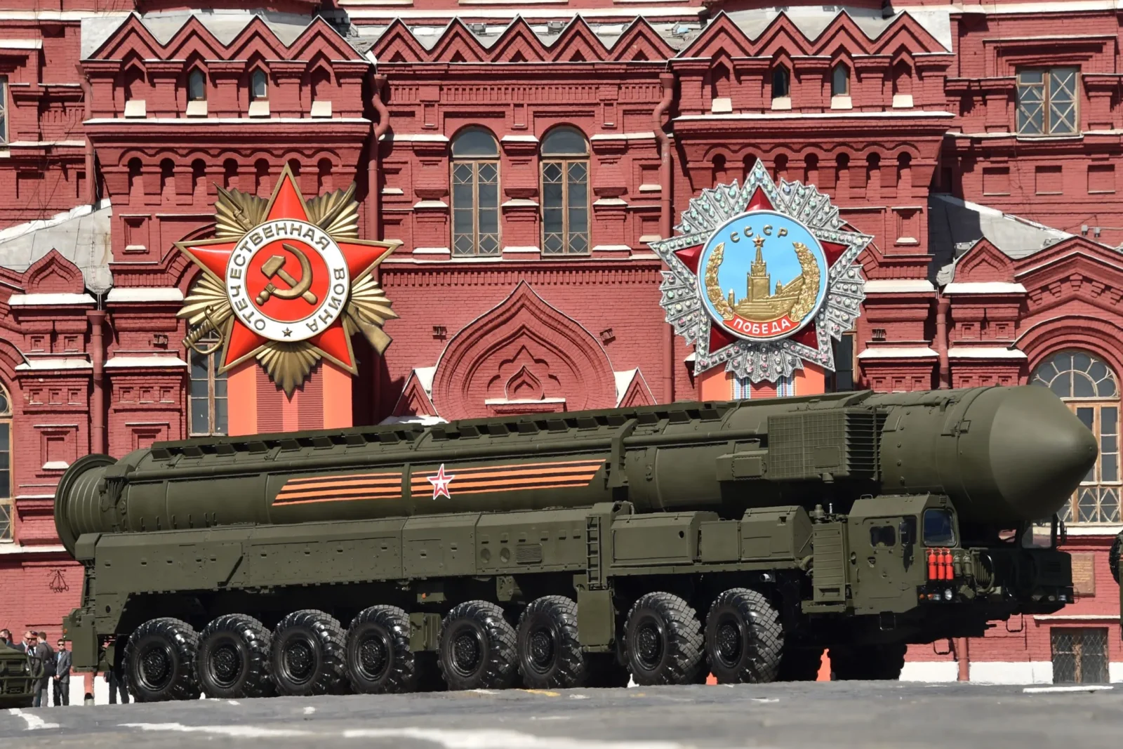 A Yars intercontinental ballistic missile system drives through Red Square in Moscow, during a rehearsal for the Victory Day military parade in 2015. (AFP Photo)<img src=