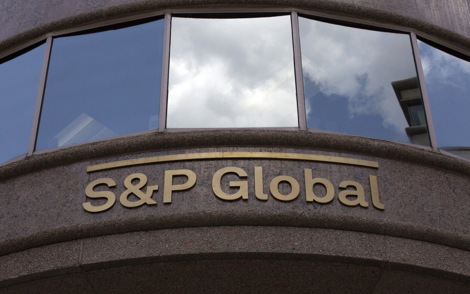 Mounting economic strains: Inflation worries span continents
