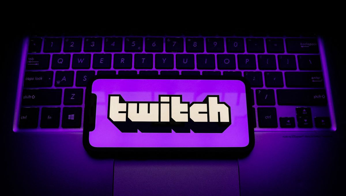 Twitch logo can be seen in a smartphone. (AFP Photo)