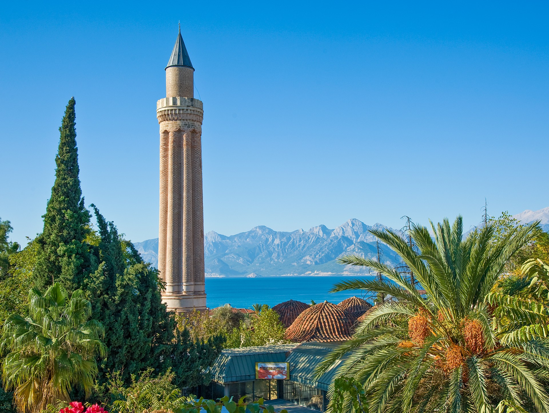 Türkiye's Pisa Towers threatened by earthquakes: Yivli Minare tilts 35 cm