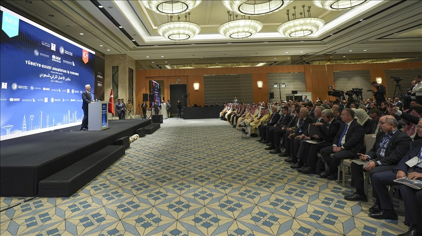 Türkiye-Saudi Arabia Business Forum was organized by the Foreign Economic Relations Board of Türkiye (DEIK) to advance collaboration between the sides, hosting Türkiye's Trade Minister Omer Bolat and Saudi Arabia's Commerce Minister Majid bin Abdullah Al-Qasabi, in Istanbul, Türkiye, Nov. 4, 2024. (AA Photo)