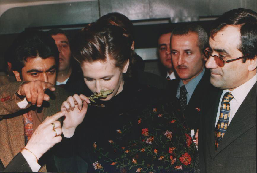 Asma al-Assad (C), wife of former Syrian regime leader Bashar al-Assad, in Istanbul, Türkiye, Jan. 7, 2004. (IHA Photo)Asma al-Assad (C), wife of former Syrian regime leader Bashar al-Assad, in Istanbul, Türkiye, Jan. 7, 2004. (IHA Photo)