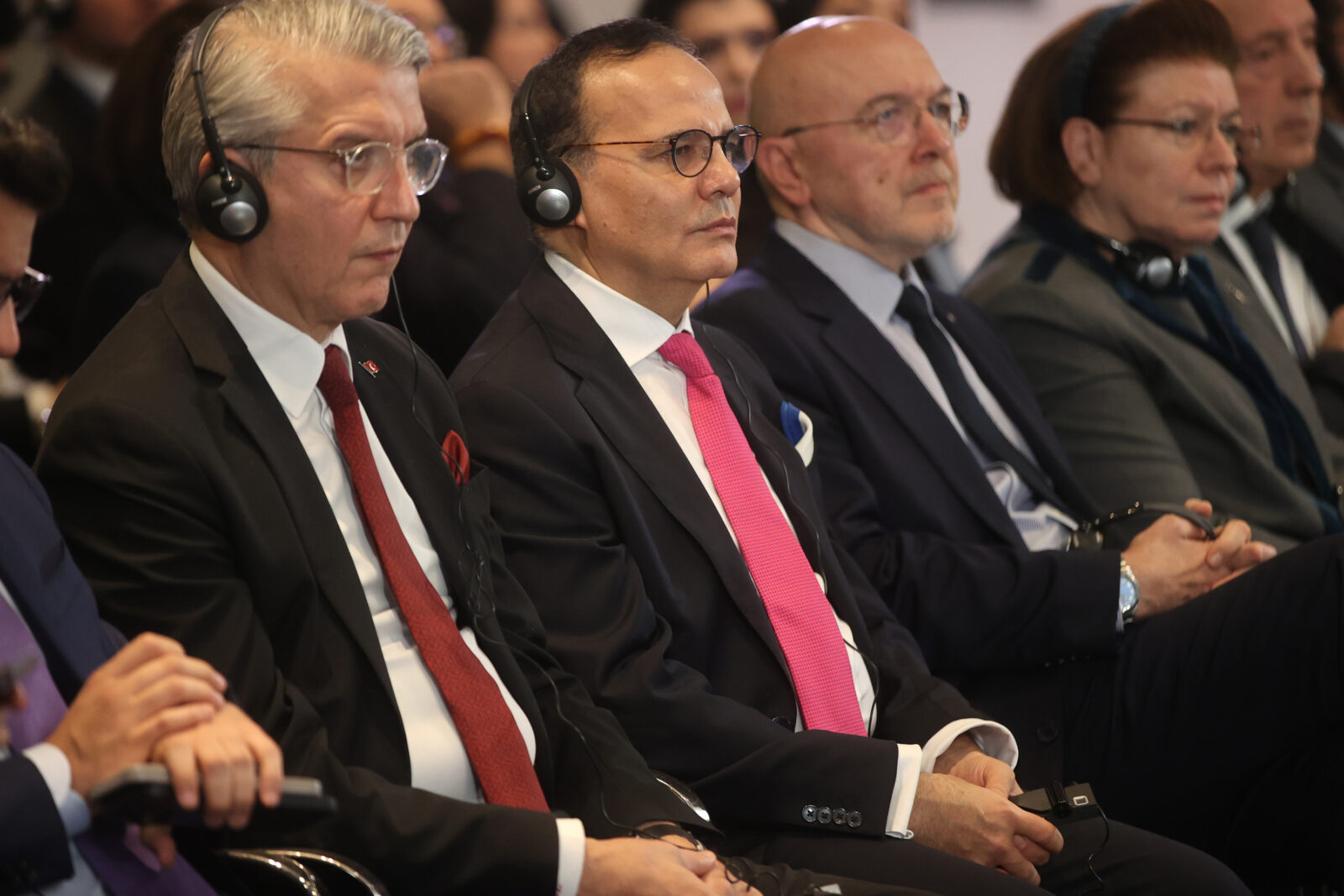 The Greek-Turkish Media Academy Forum was organized in Athens, the capital of Greece, under the auspices of the Turkish Communications Directorate in cooperation with the Turkish Research Foundation (TAV) and the Institute for Global Affairs (IGA) of the American College. Deputy Minister of Foreign Affairs and Director for European Union Affairs Ambassador Mehmet Kemal Bozay (center) and Turkish Ambassador to Athens Cagatay Erciyes (left) also attended the forum. (AA Photo)<img src=