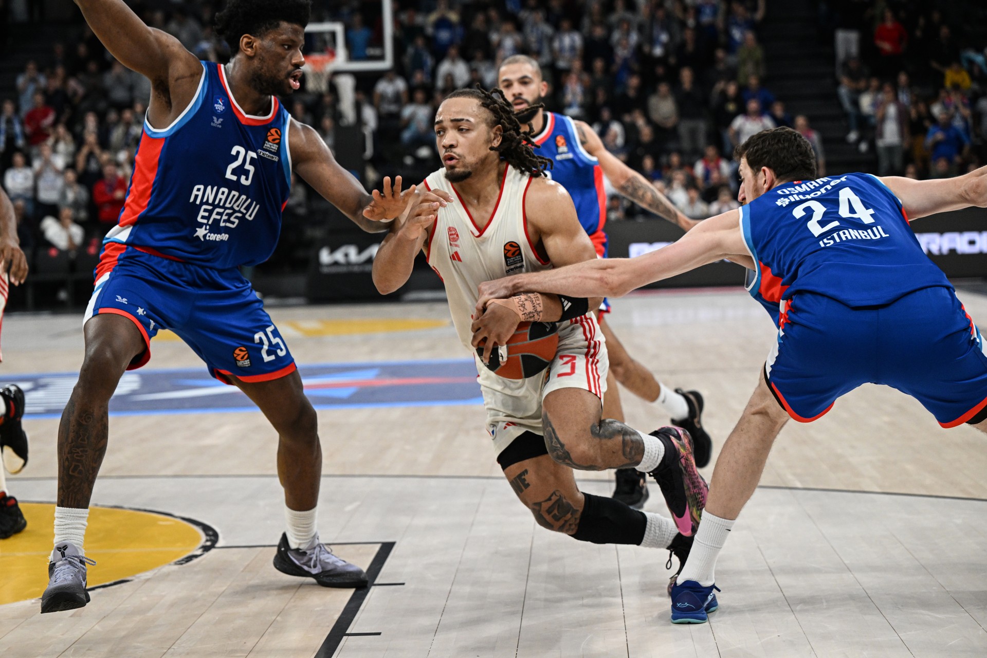 Anadolu Efes beats Bayern Munich 101-90 in Round 13 of EuroLeague