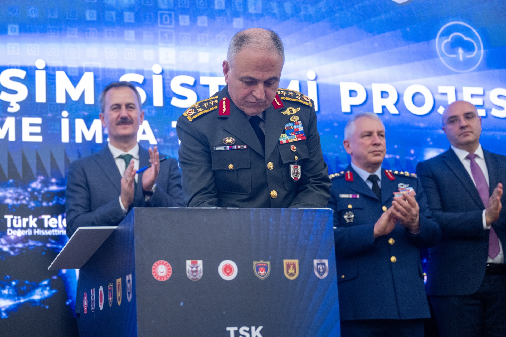 Türkiye signs major cloud computing system project for Turkish army