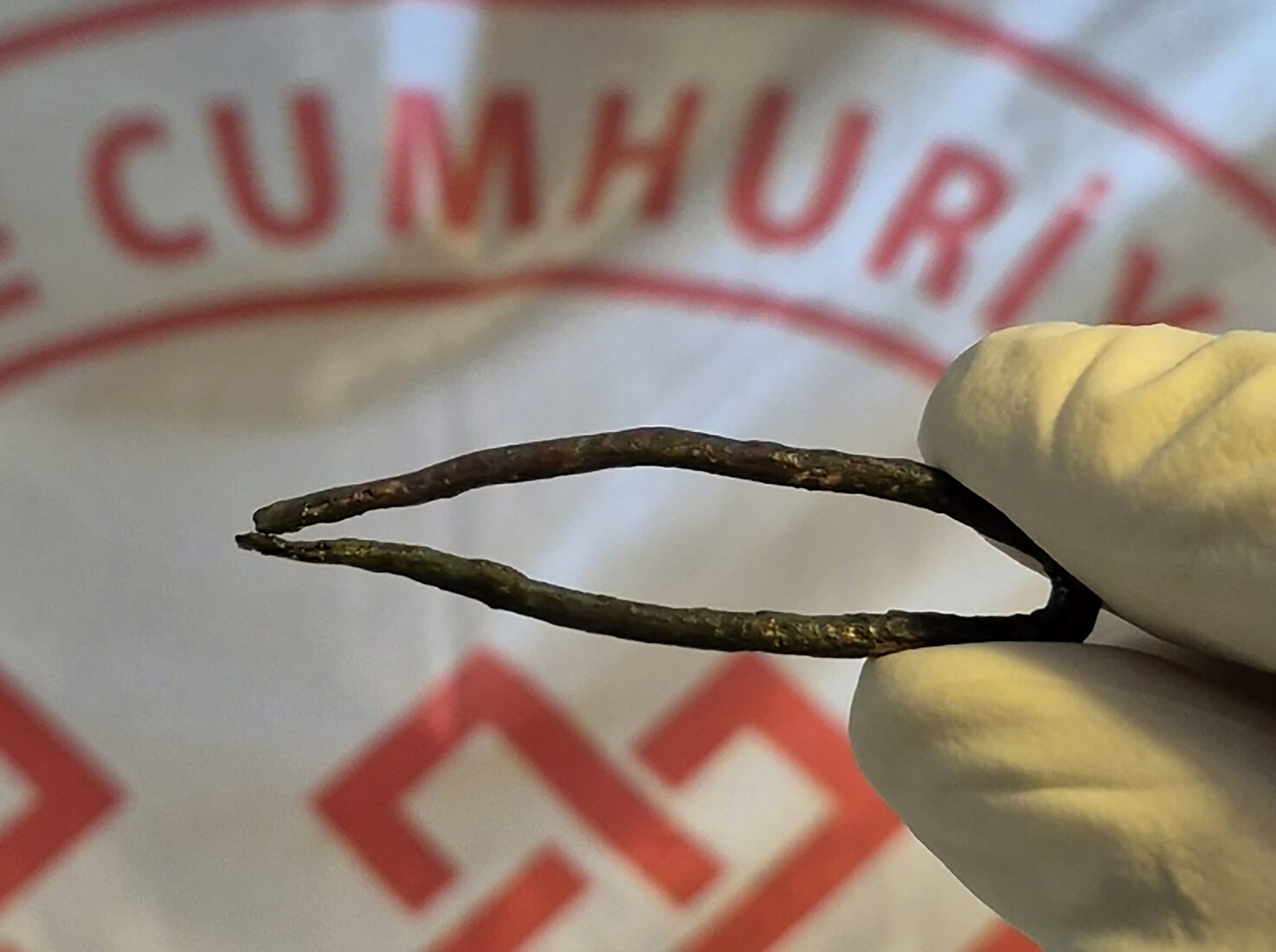 Bronze Age tools unearthed in Türkiye's Tavsanli reveal ancient craftsmanship