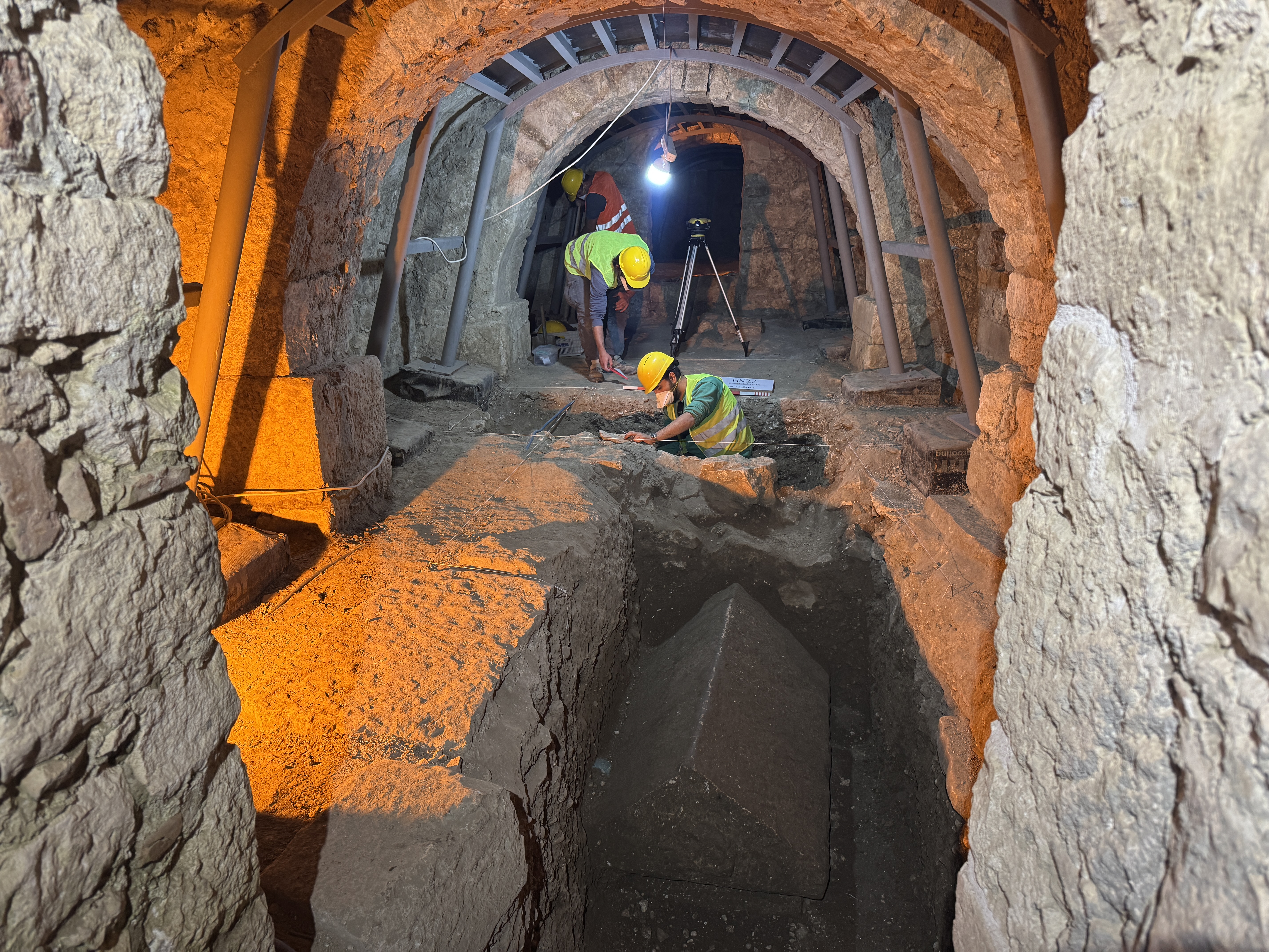 Could sarcophagus in Türkiye's Antalya hold remains of St. Nicholas known as Santa Claus?