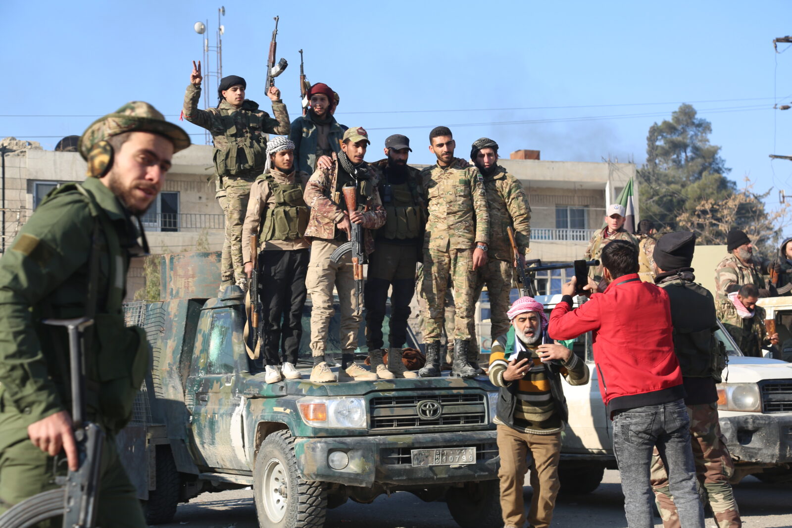 US reportedly weighs removing HTS from terror list