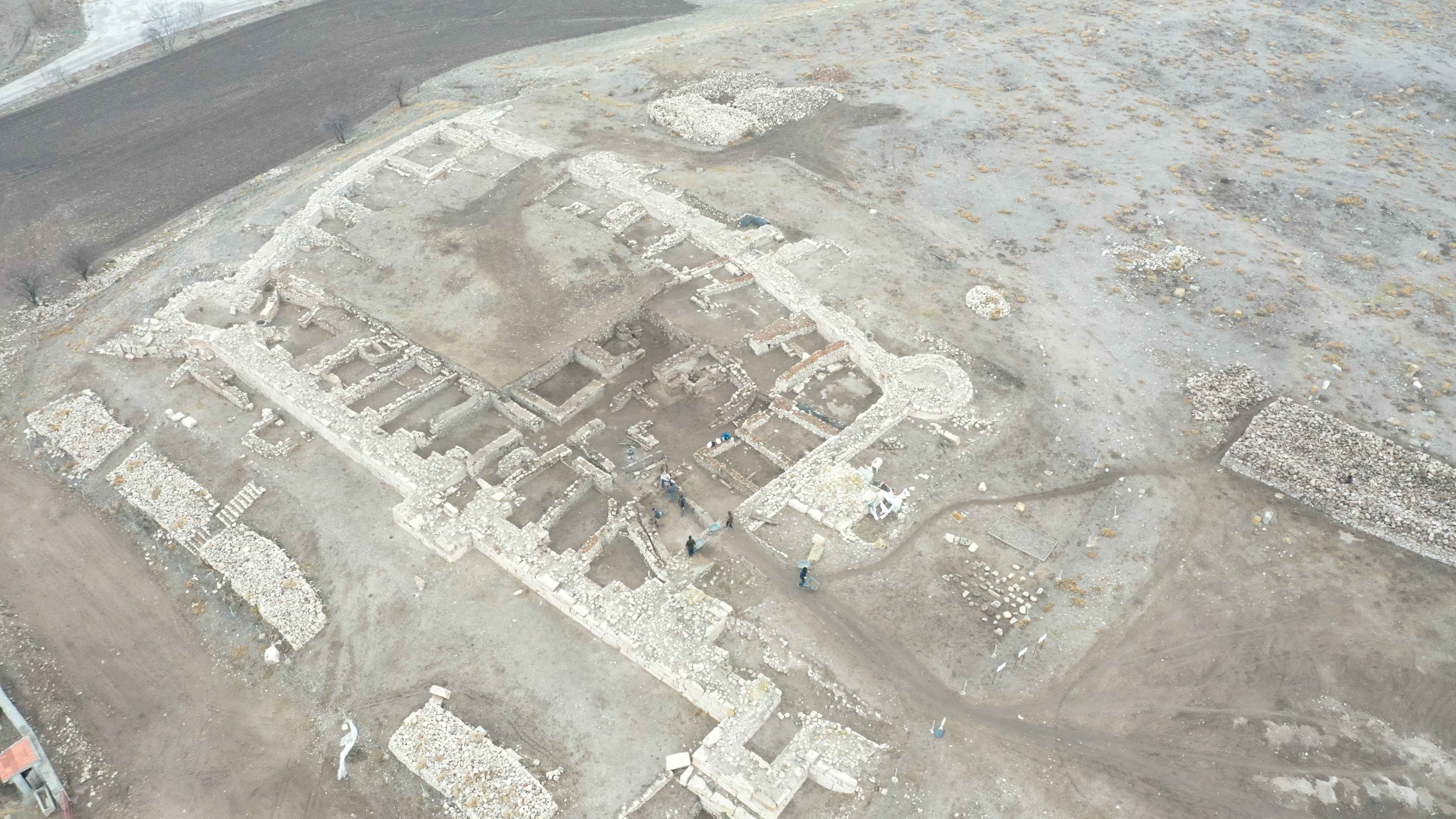 Ancient bathhouse from Turkish-Islamic era unearthed in Türkiye’s Amorium Ancient City