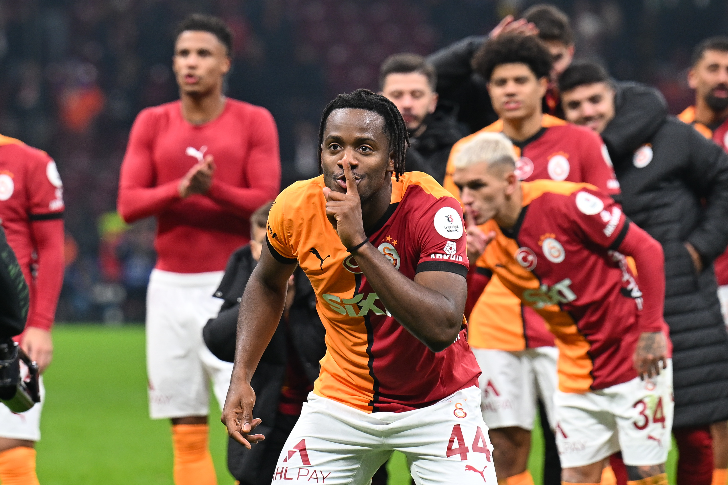 Galatasaray's Batshuayi moves to Bundesliga's Eintracht Frankfurt in $3.09M deal