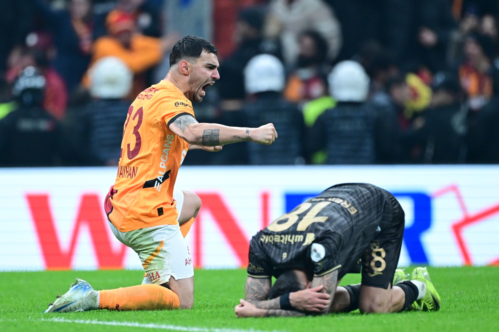 Galatasaray triumphs 4-3 over Trabzonspor in dramatic Turkish Super Lig showdown