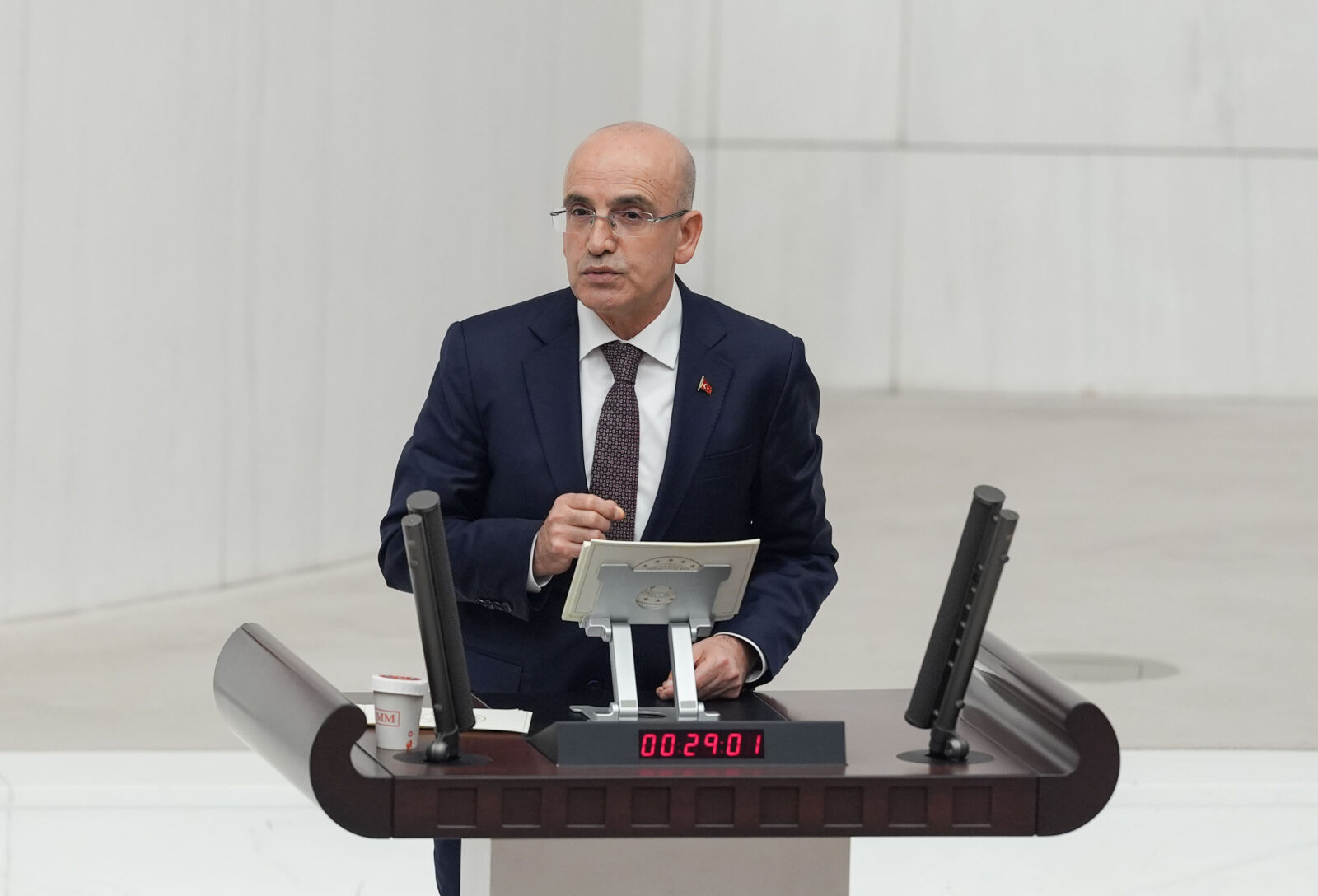 TBMM Genel Kurulunda Ticaret ile Hazine ve Maliye bakanliklarinin 2025 yili bütçelerinin görüsmelerine devam edildi. Maliye Bakani Mehmet Simsek, Genel Kurul çalismalarina katilarak konusma yapti. ( Güven Yilmaz - Anadolu Ajansi )TBMM Genel Kurulunda Ticaret ile Hazine ve Maliye bakanliklarinin 2025 yili bütçelerinin görüsmelerine devam edildi. Maliye Bakani Mehmet Simsek, Genel Kurul çalismalarina katilarak konusma yapti. ( Güven Yilmaz - Anadolu Ajansi )TBMM Genel Kurulunda Ticaret ile Hazine ve Maliye bakanliklarinin 2025 yili bütçelerinin görüsmelerine devam edildi. Maliye Bakani Mehmet Simsek, Genel Kurul çalismalarina katilarak konusma yapti. ( Güven Yilmaz - Anadolu Ajansi )