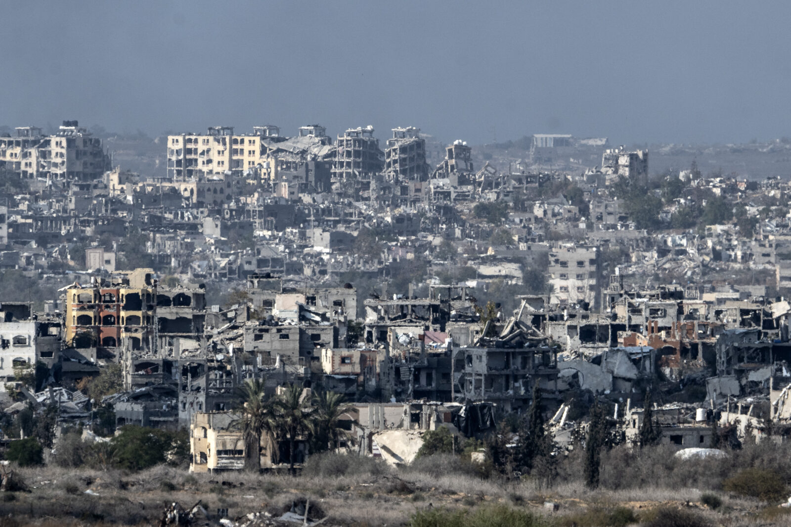 Israeli army intensifies bombardment in northern Gaza, forcing residents to flee