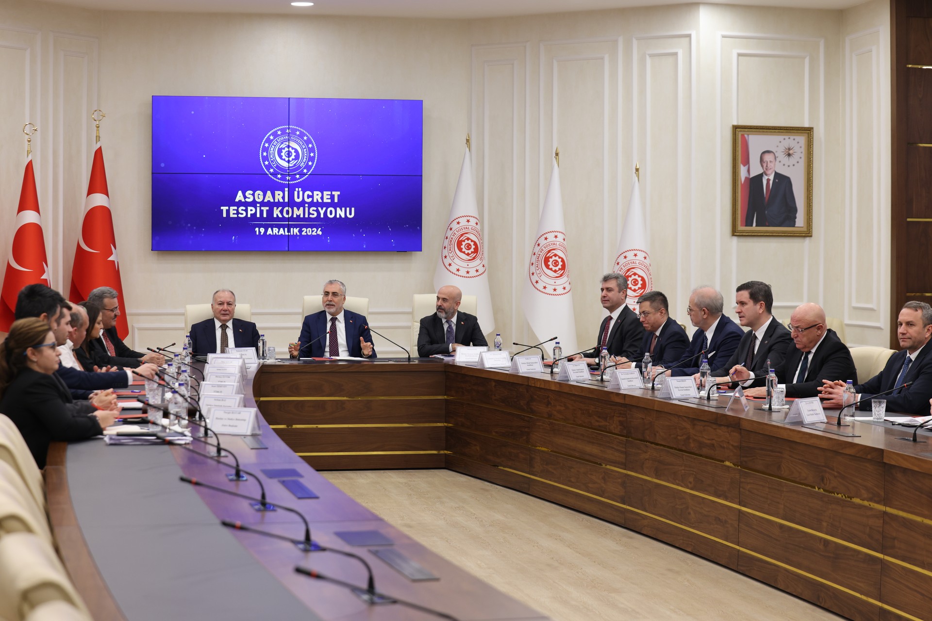Türkiye's minimum wage negotiations for 2025 near conclusion