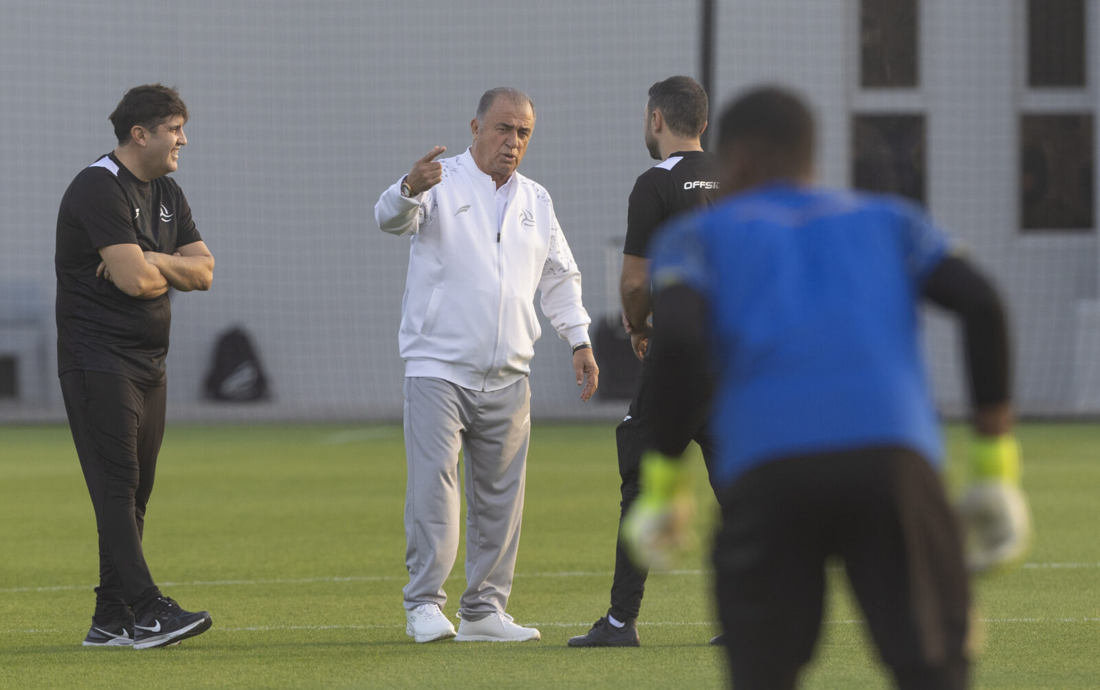 Suudi Arabistan Pro Ligi ekiplerinden Al-Shabab ile anlasan teknik direktör Fatih Terim, yeni takiminin basinda ilk antrenmanina çikti. Istanbul'dan dün uçakla takimin kamp yaptigi Katar'in baskenti Doha'ya gelen Terim, bugün takimla ilk kez bir araya geldi. ( Mohammed Dabbous - Anadolu Ajansi )Suudi Arabistan Pro Ligi ekiplerinden Al-Shabab ile anlasan teknik direktör Fatih Terim, yeni takiminin basinda ilk antrenmanina çikti. Istanbul'dan dün uçakla takimin kamp yaptigi Katar'in baskenti Doha'ya gelen Terim, bugün takimla ilk kez bir araya geldi. ( Mohammed Dabbous - Anadolu Ajansi )Suudi Arabistan Pro Ligi ekiplerinden Al-Shabab ile anlasan teknik direktör Fatih Terim, yeni takiminin basinda ilk antrenmanina çikti. Istanbul'dan dün uçakla takimin kamp yaptigi Katar'in baskenti Doha'ya gelen Terim, bugün takimla ilk kez bir araya geldi. ( Mohammed Dabbous - Anadolu Ajansi )Suudi Arabistan Pro Ligi ekiplerinden Al-Shabab ile anlasan teknik direktör Fatih Terim, yeni takiminin basinda ilk antrenmanina çikti. Istanbul'dan dün uçakla takimin kamp yaptigi Katar'in baskenti Doha'ya gelen Terim, bugün takimla ilk kez bir araya geldi. ( Mohammed Dabbous - Anadolu Ajansi )