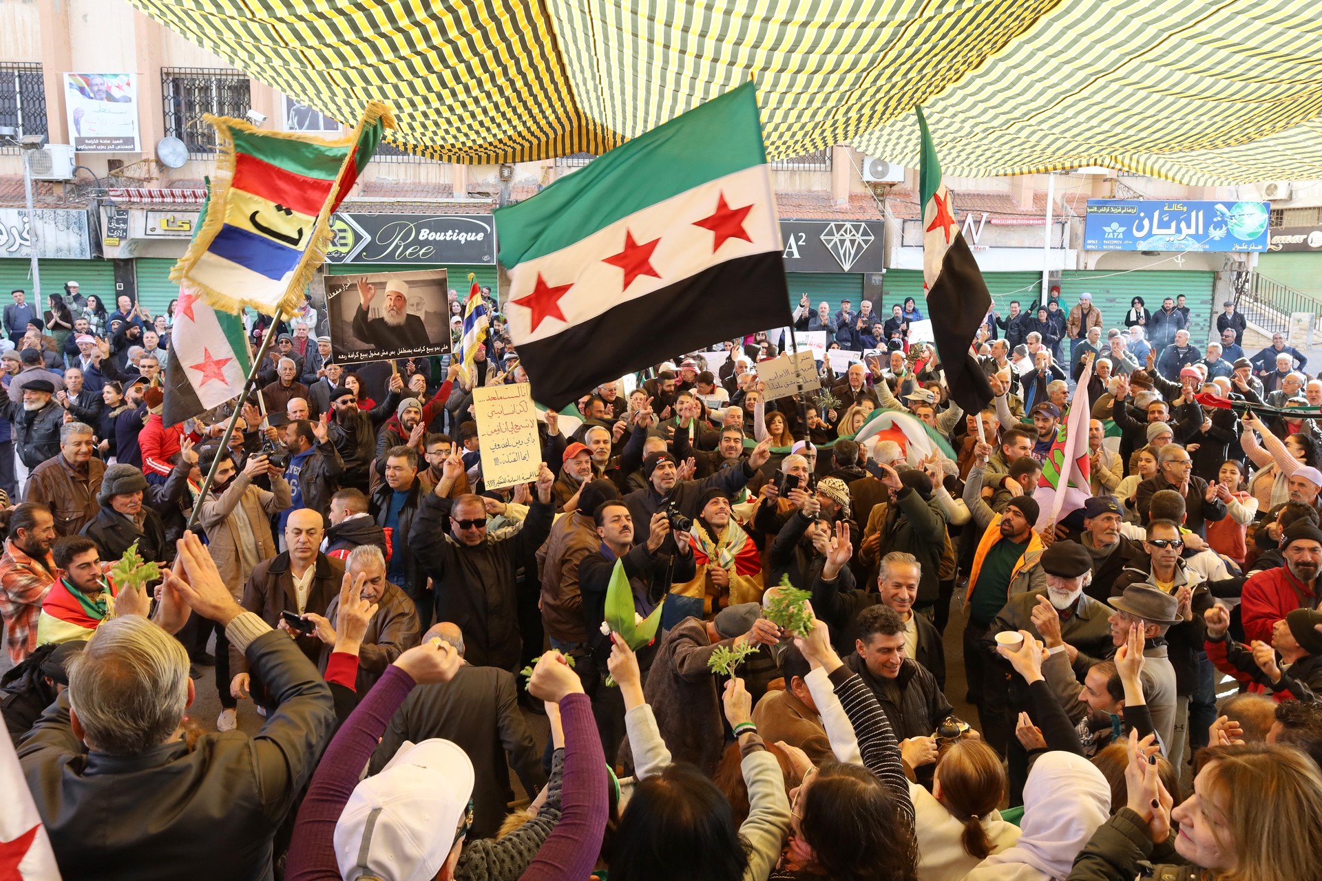 Syrian opposition groups take control of Suwayda city