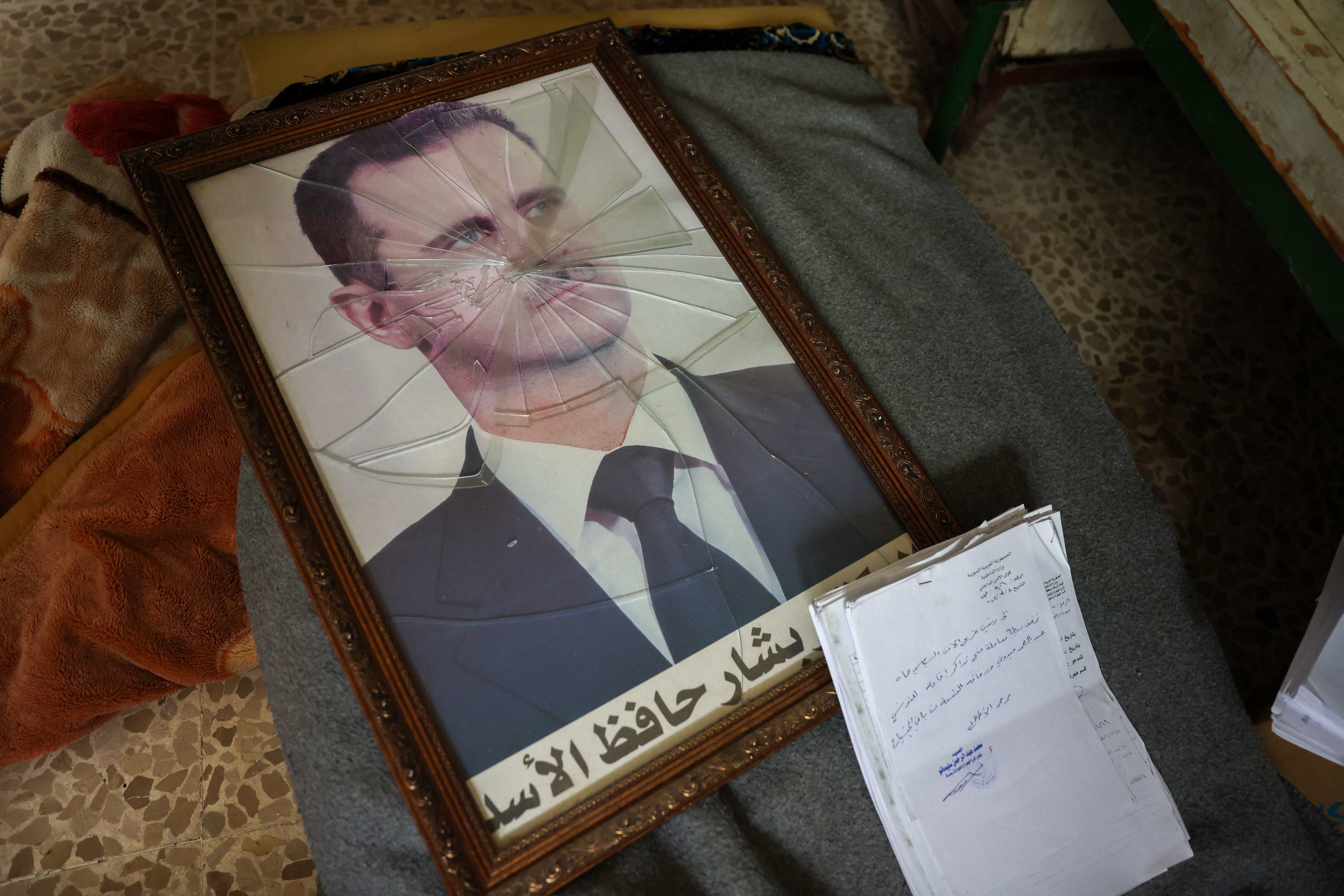 Cash, secrets and deal with Israel exposed: Assad's midnight escape as regime collapses Image