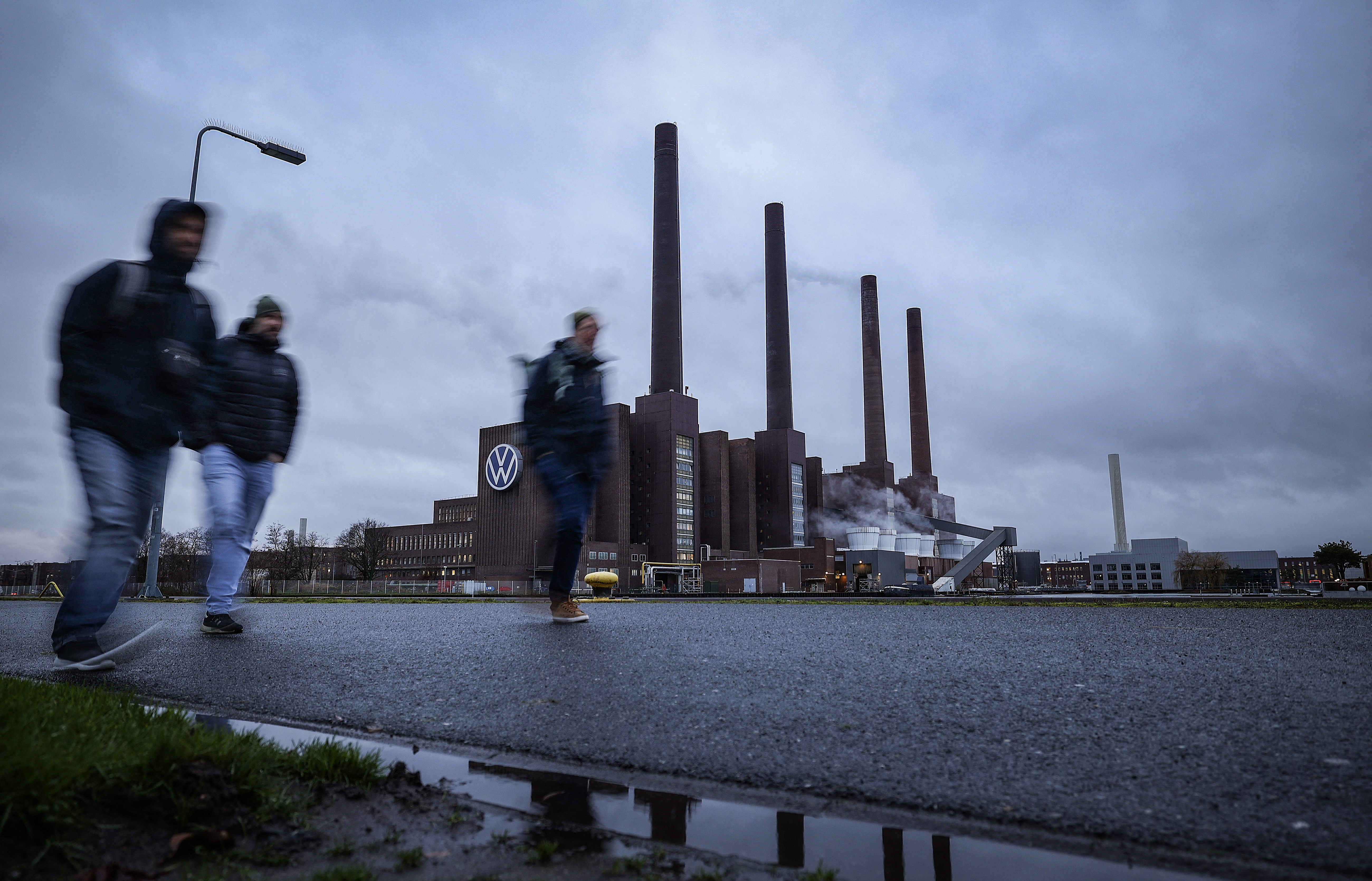 Volkswagen workers stage escalating strikes over cost-cutting plans