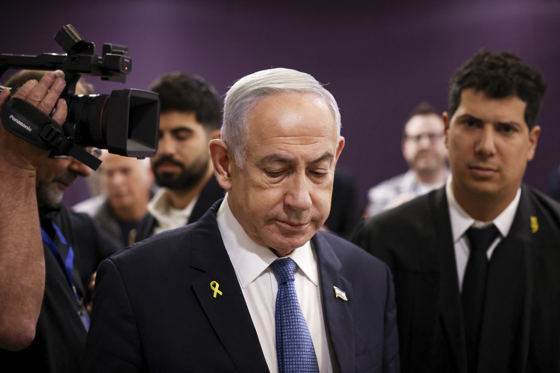 Netanyahu to discuss sending delegation to Qatar for hostage negotiations with Hamas