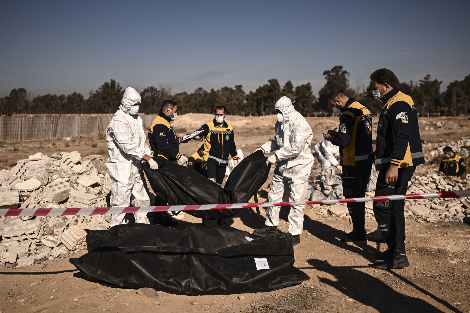 Mass grave found in Damascus: Remains of over 20 victims discovered