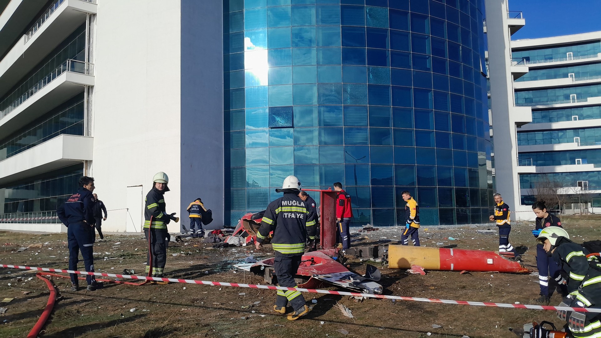 Helicopter crashes into Mugla Training &amp; Research Hospital, Türkiye