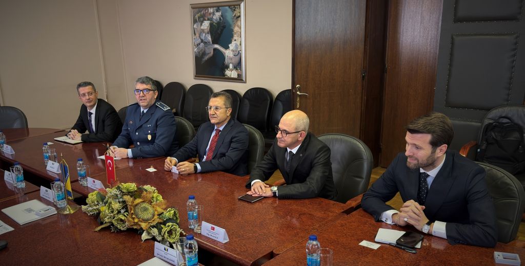 Photos from the Bosnia and Herzegovina and Türkiye's BMC KIRPI II vehicle deal meeting. (Bosnia MoD Photo) 