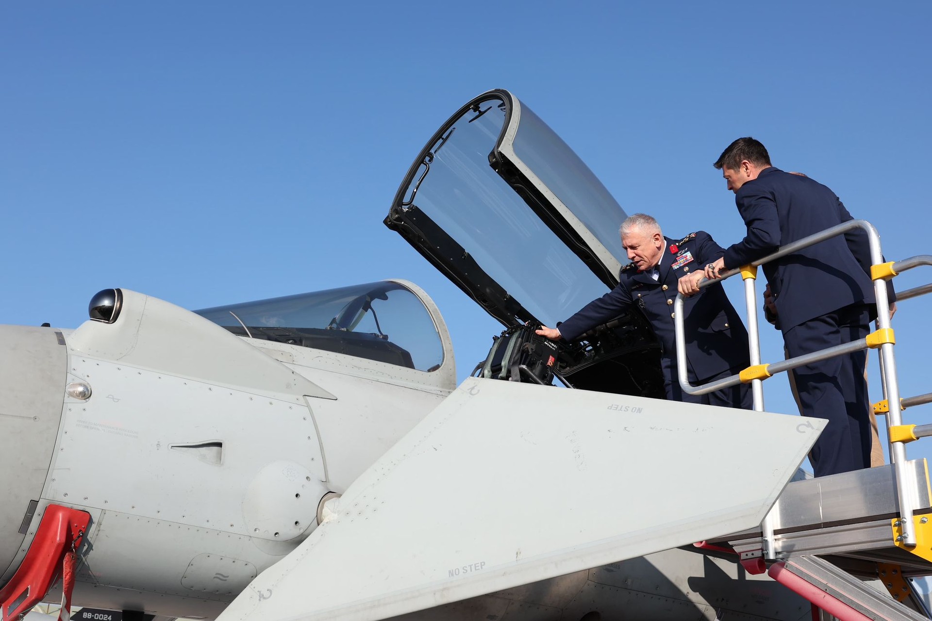 Turkish defense minister says Eurofighter process 'proceeding as planned' Image