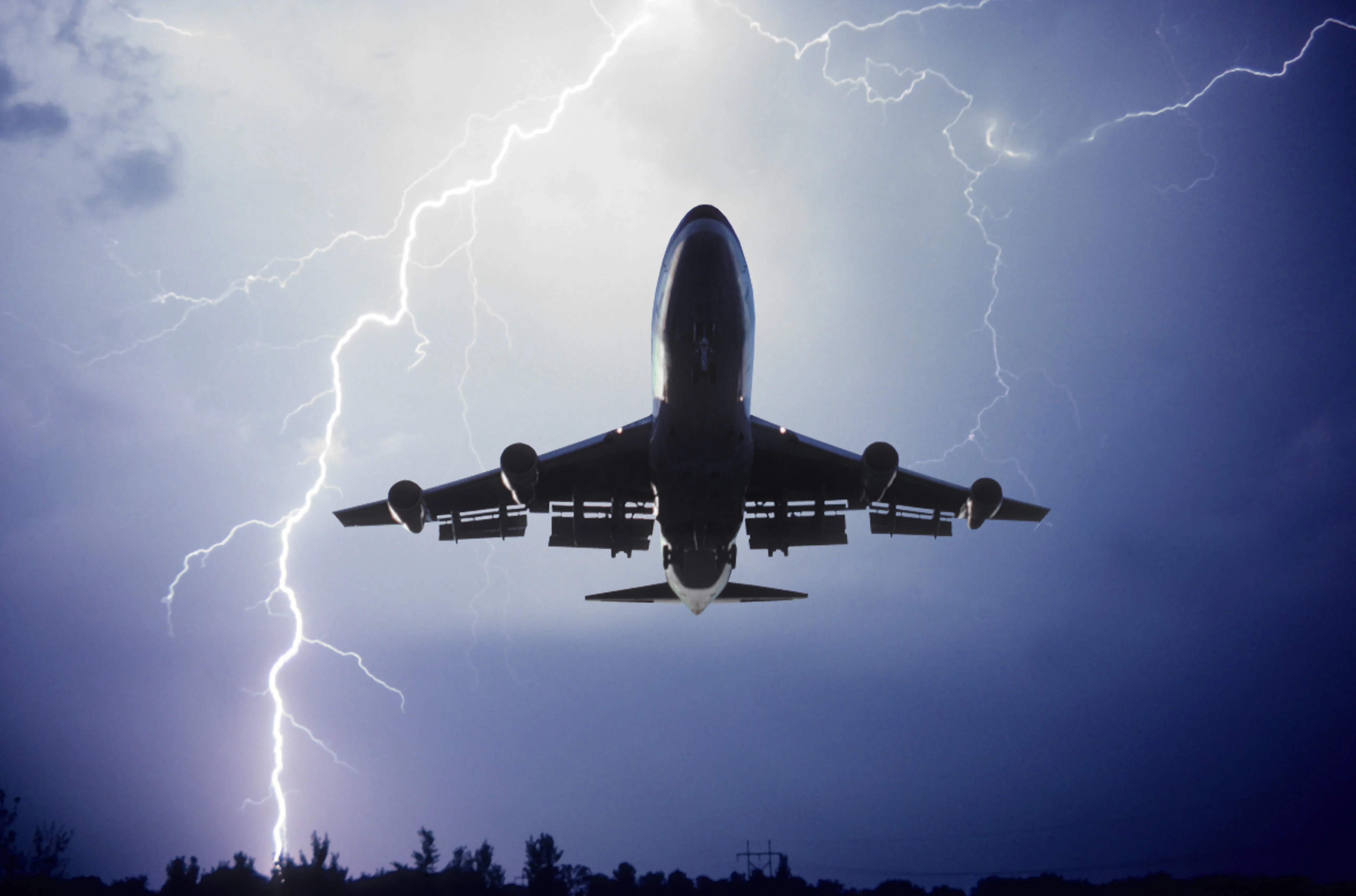 Lightning strikes Turkish Airlines, Pegasus planes shortly after Istanbul takeoff