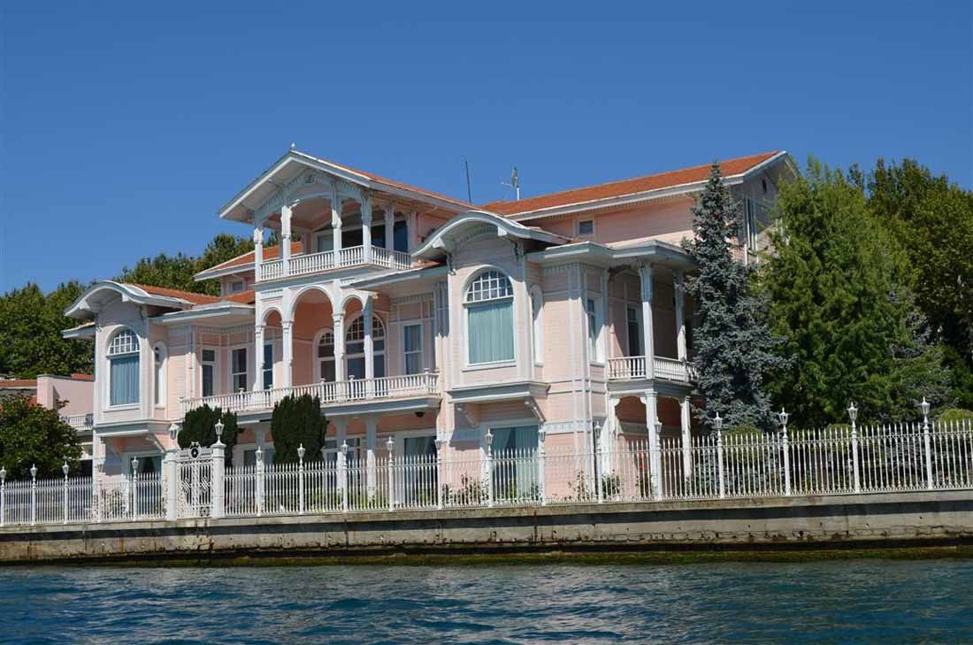 Sehzade Burhaneddin Efendi Yali. (Photo via wikipedia.org)