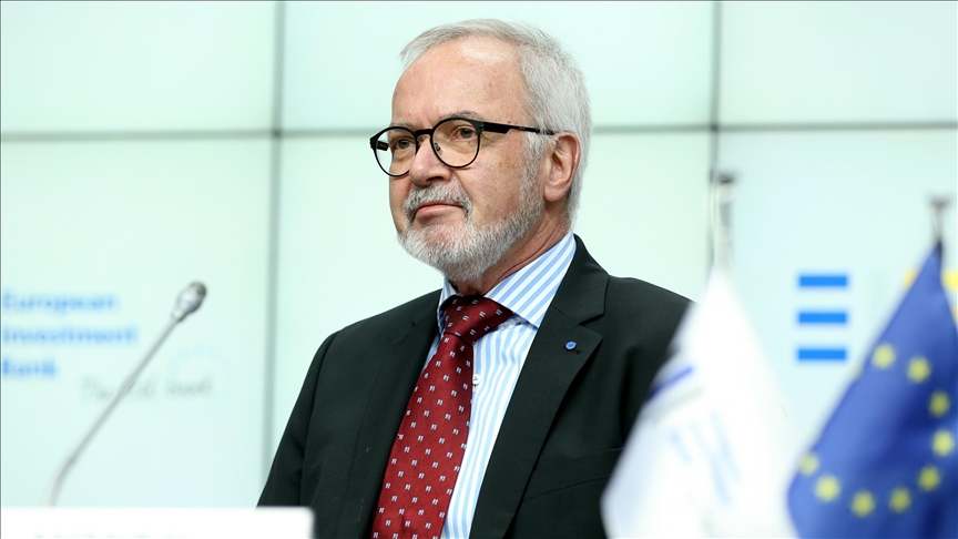 President of the European Investment Bank Werner Hoyer holds a press conference in Brussels, Belgium, Jan. 30, 2020. (AA Photo)