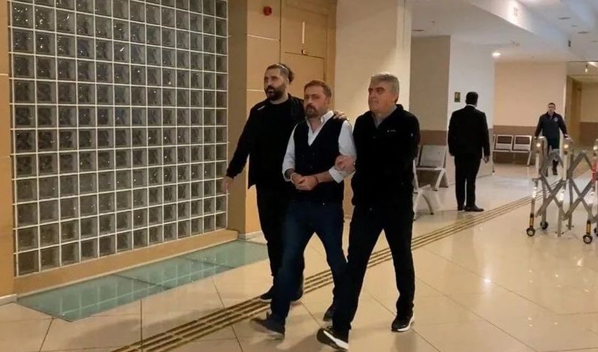 Omer Oktem being escorted by police after his arrest in connection with Selin Yalin’s death, April 26, 2024. (Photo by Türkiye daily)