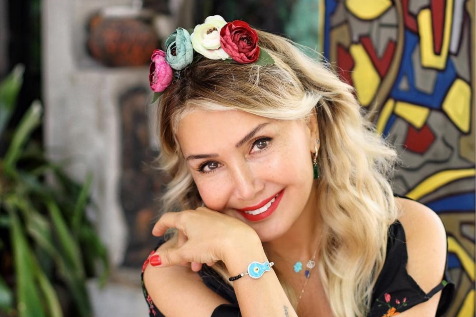 Turkish pop star Yonca Evcimik responds to shocking claims about unauthorized New York concert, Dec. 18, 2024. (Photo via Instagram / @eceo)