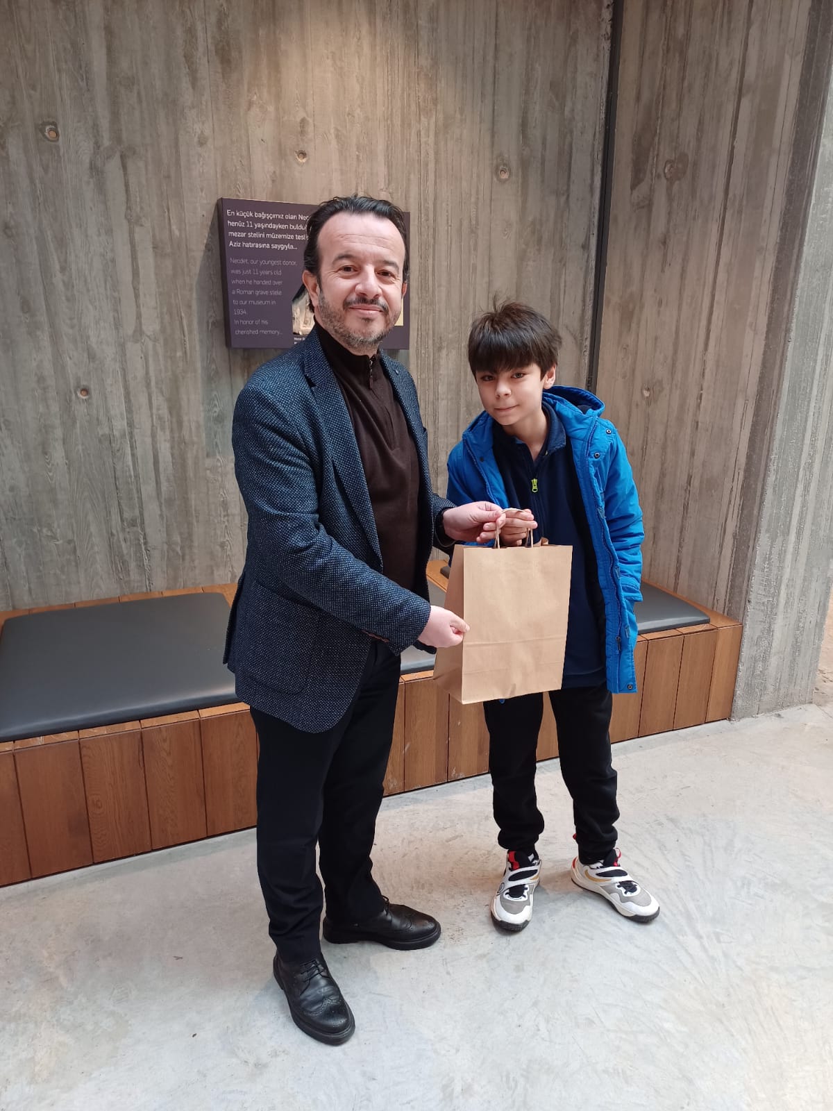 Student finds 1000-year-old Byzantine coin in Canakkale, donates it to Troy Museum