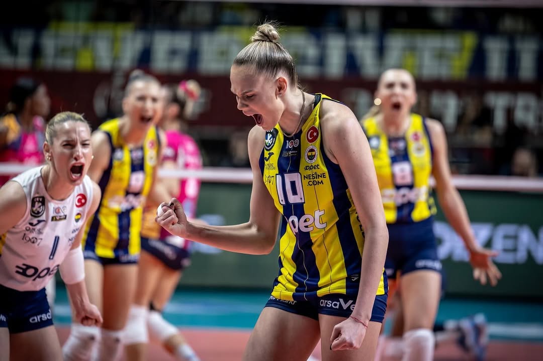 Arina Fedorovtseva and her teammates celebrate scoring for Fenerbahce in their match against Allianz Vero Volley Milano, Istanbul, Türkiye, Mar. 22, 2024. (Photo via Instagram / @a.fed.10