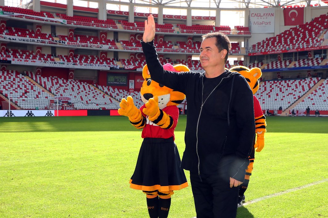 Turkish entrepreneur Acun Ilicali criticized for Hull City's struggles