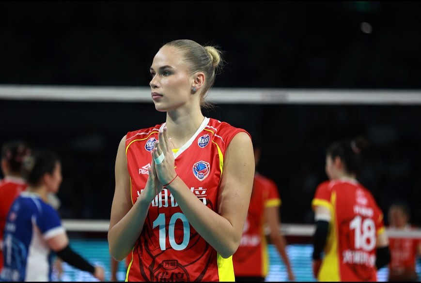 Fedorovtseva in action during Shanghai Bright Ubest's match in Shenzhen, Guangdong, China, Nov. 2, 2024. (Photo via Instagram / @a.fed.10)