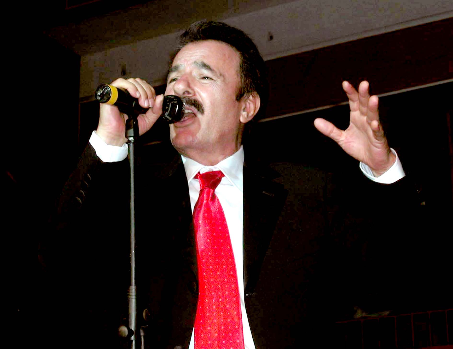 Legendary Turkish singer and actor Ferdi Tayfur passes away at 79