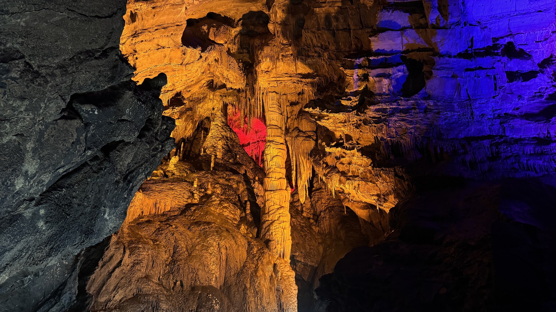 Türkiye's Gokgol Cave offers enchanting journey to visitors