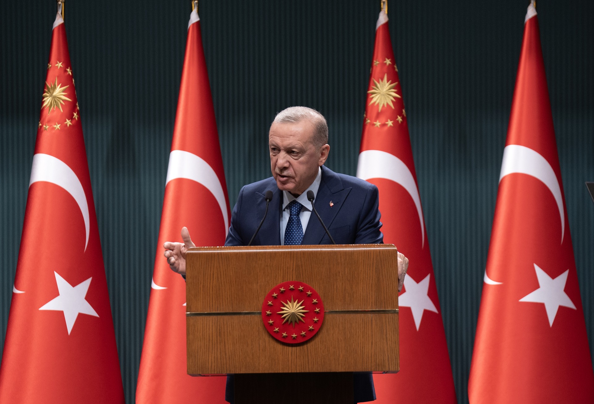 Israeli gov't must not be allowed to violate Gaza cease-fire: Erdogan