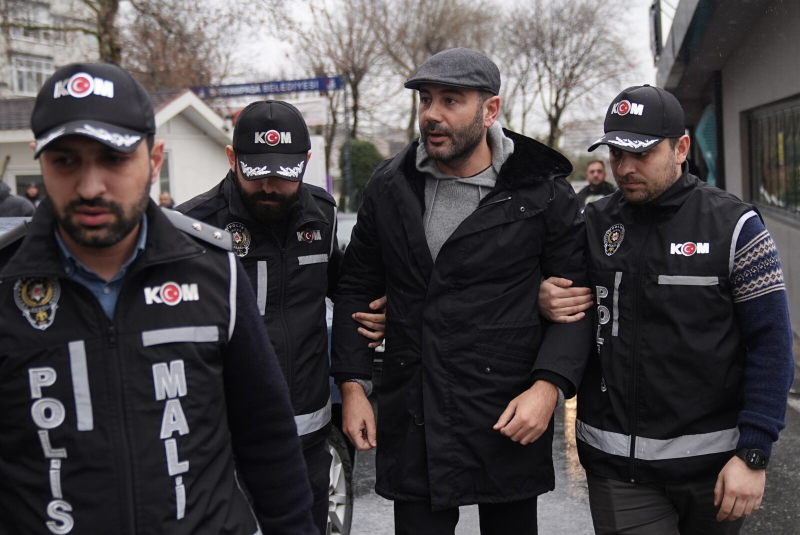 Main opposition vows to 'erase AK Party from Türkiye’s history' over Besiktas mayor's arrest