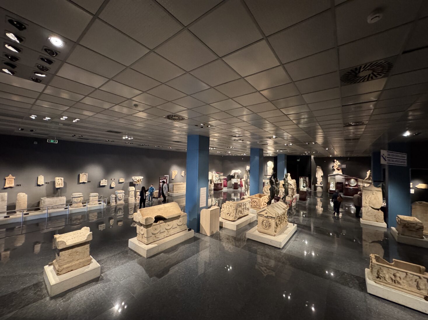 Antalya welcomes over 3.2M visitors to museums, ancient sites in 2024