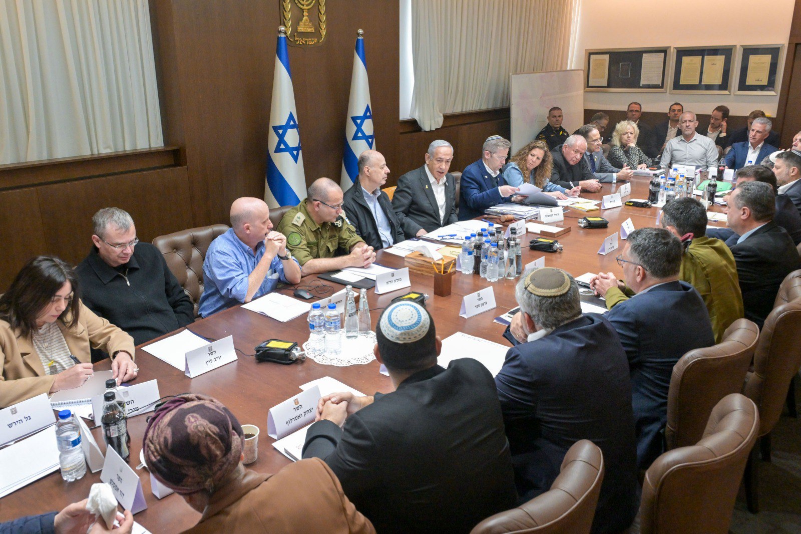 Israeli security cabinet meets on ceasefire deal