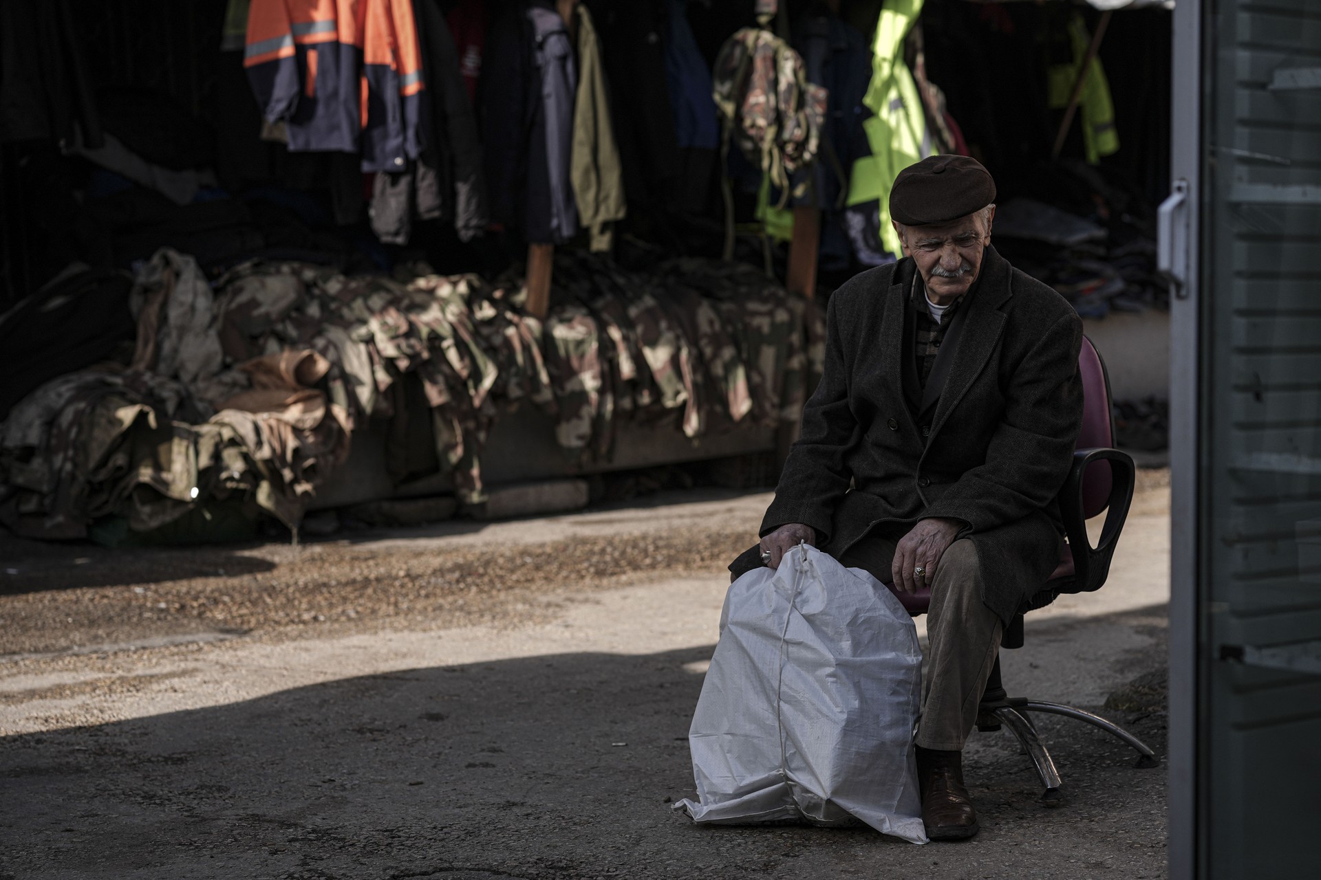 Hunger threshold in Türkiye exceeds minimum wage in January: Turk-Is report