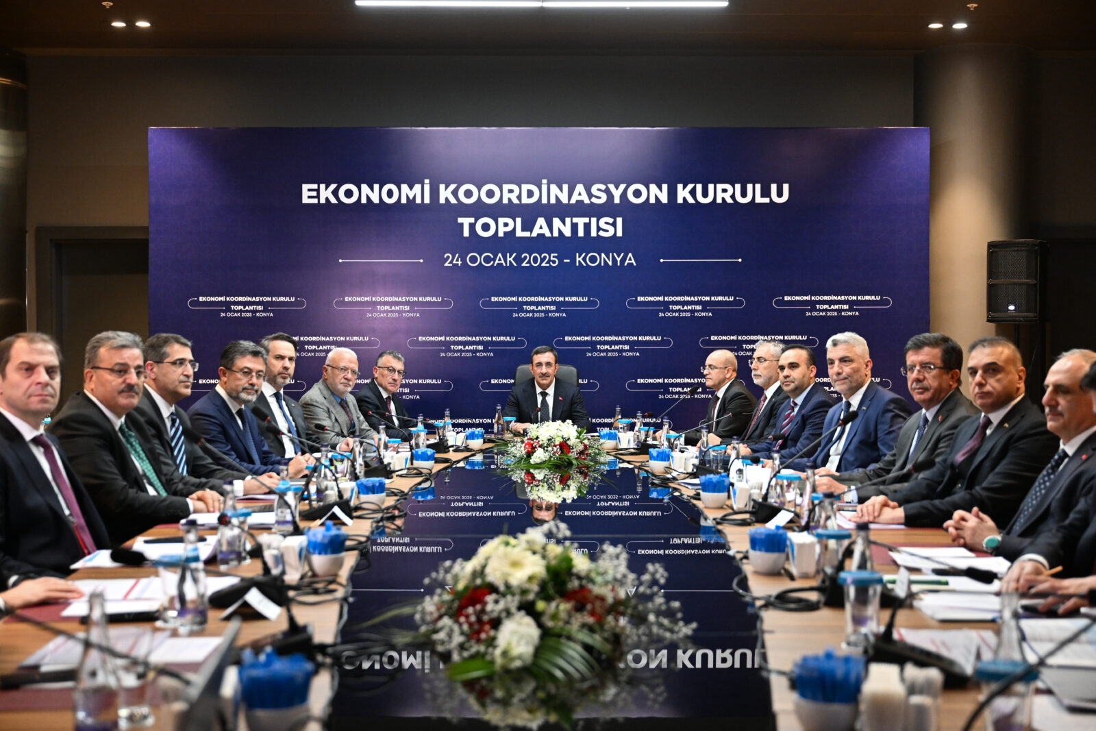 Vice President Cevdet Yilmaz chairs the Economic Coordination Committee meeting in Konya, joined by key ministers and AK Party officials, Jan. 16, 2025. (AA Photo)