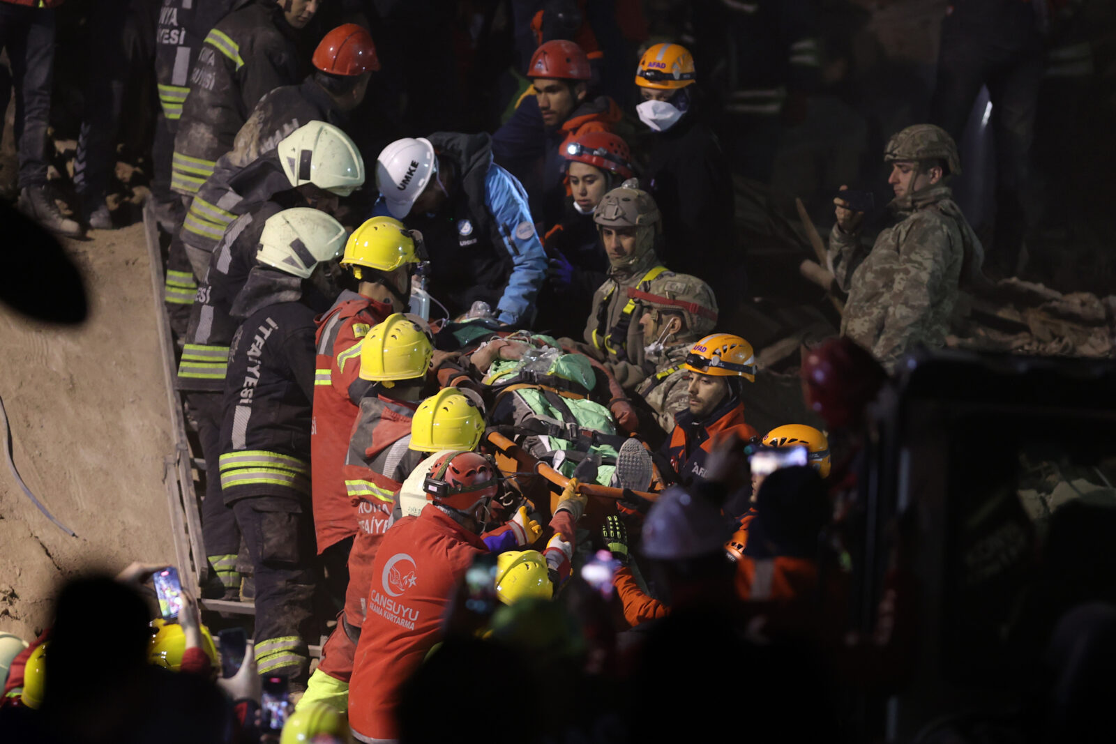 Three-story building collapses in Türkiye
