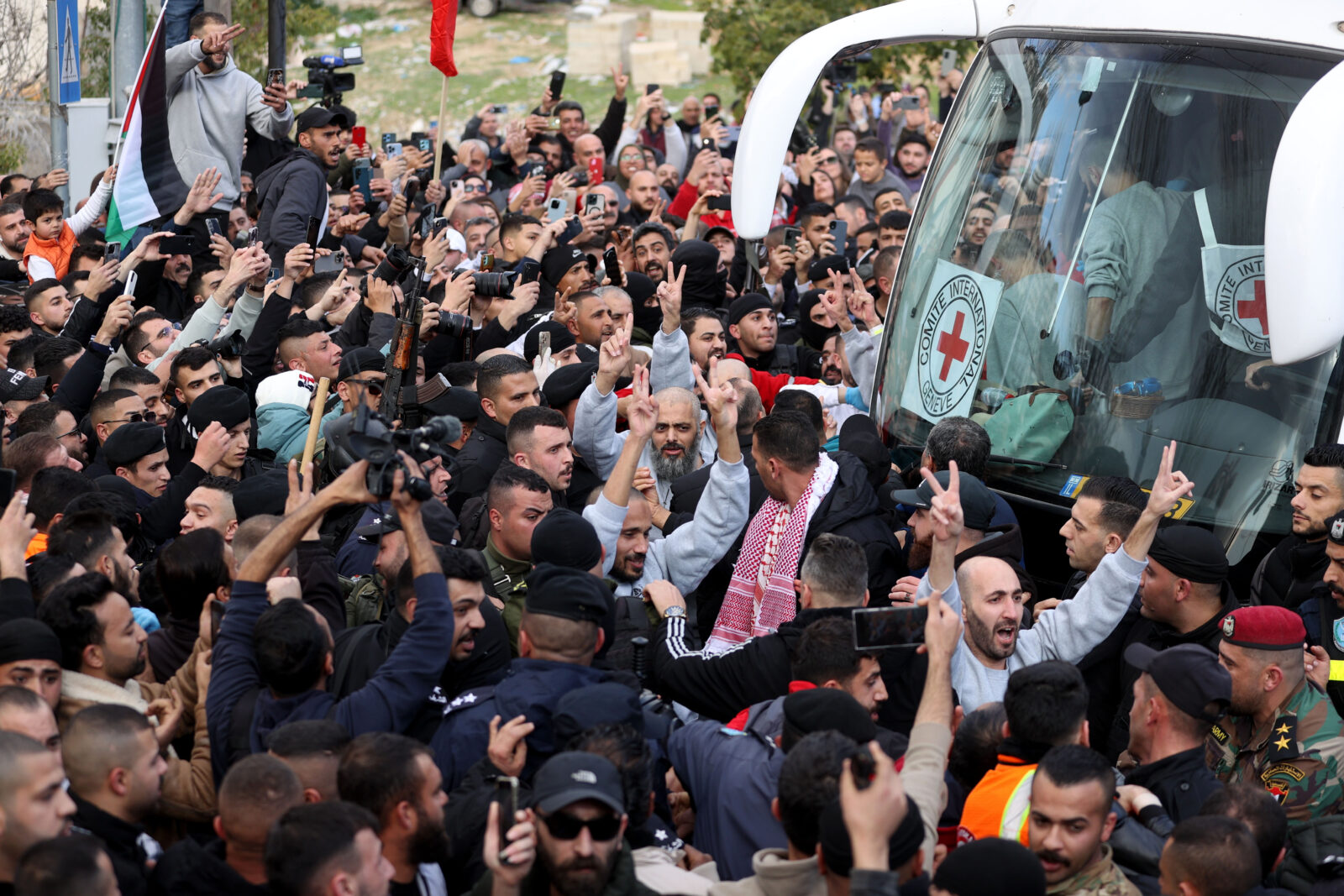 Gaza ceasefire sees 200 prisoners freed, 4 hostages returned in second phase