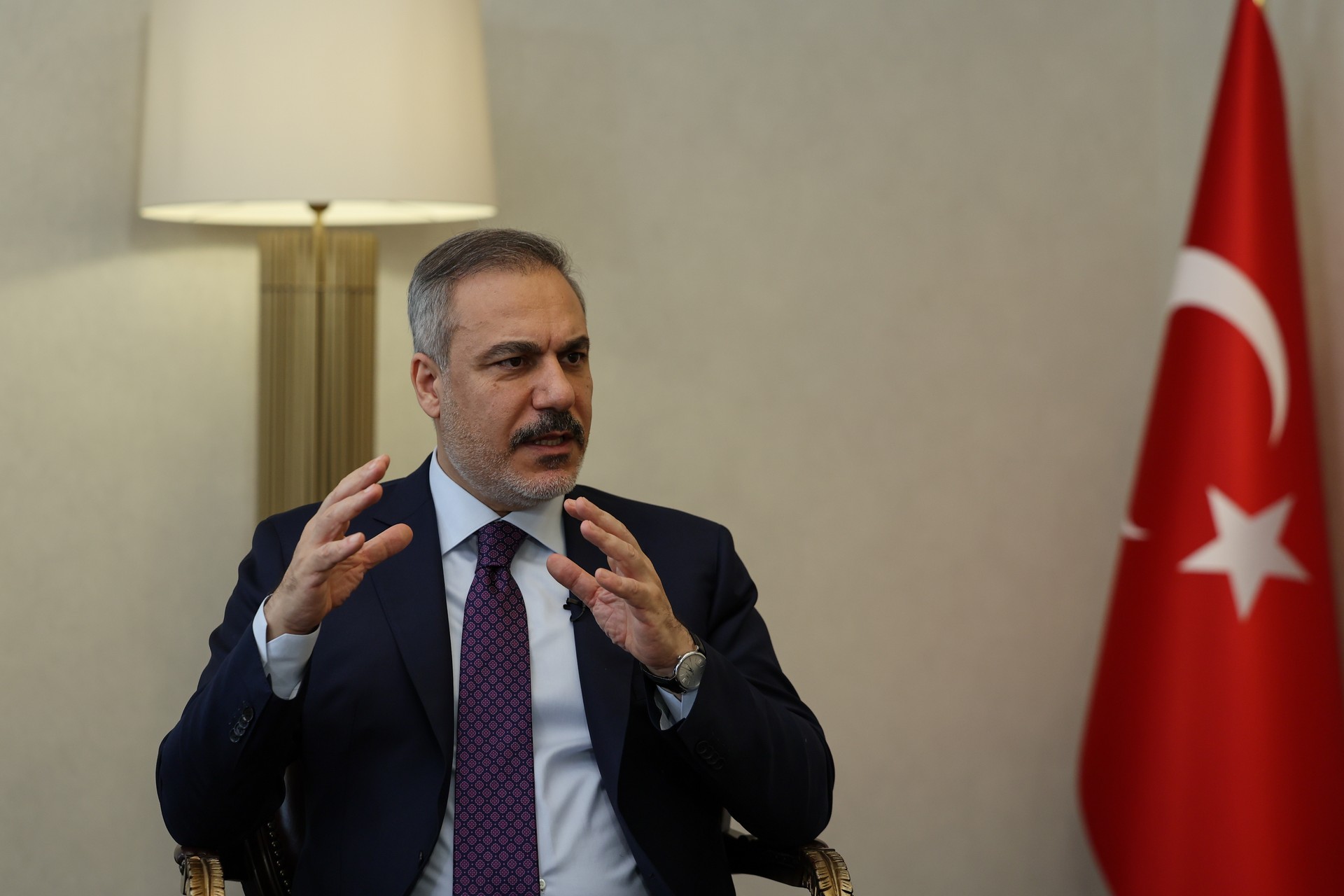 Syria's armed groups should unite under single army: FM Fidan